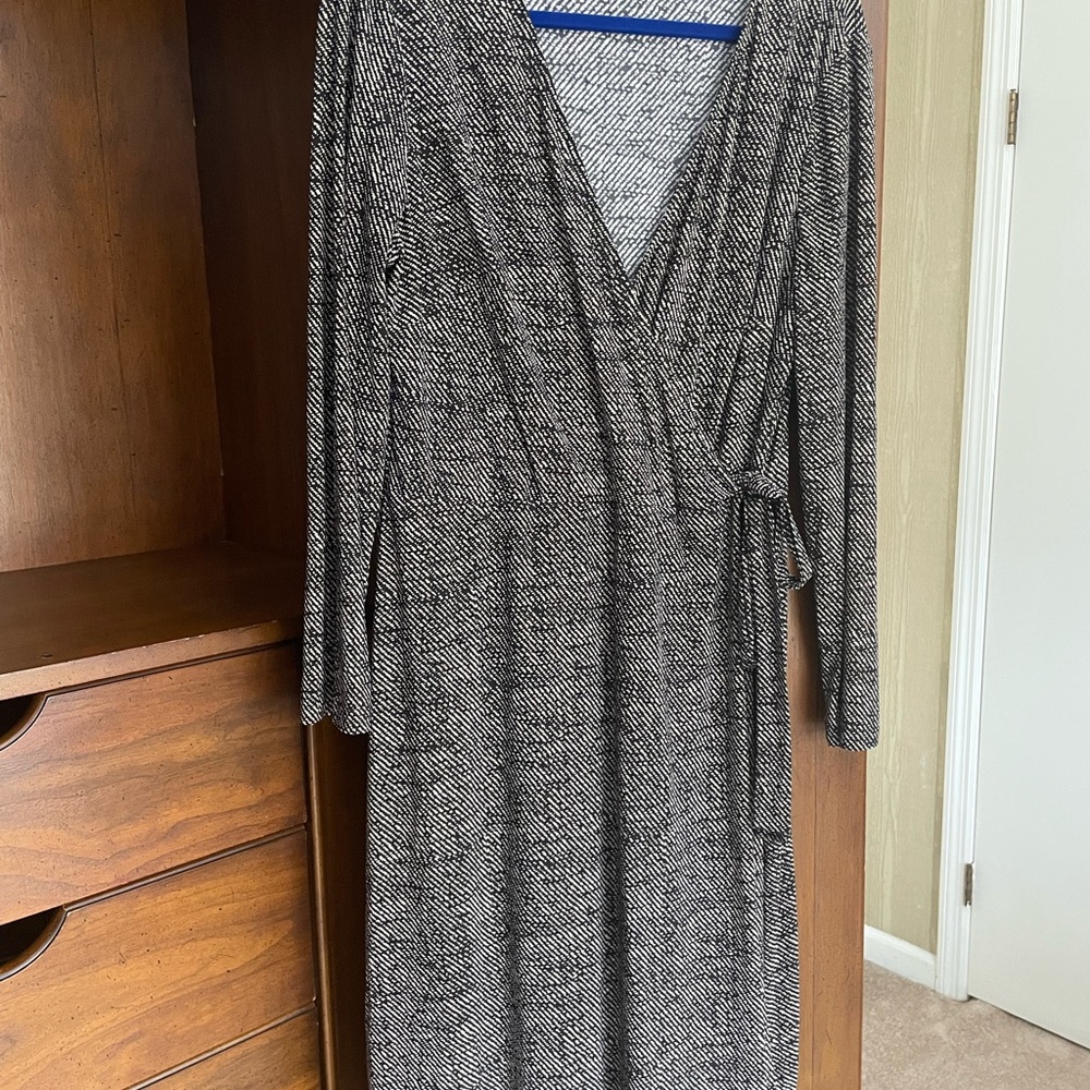 Chaps Black and Cream Long Sleeve Faux Wrap Dress